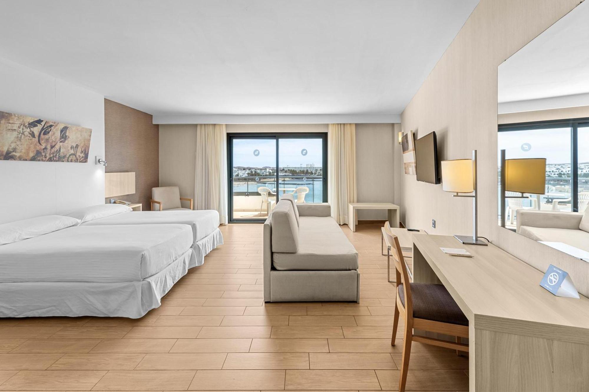 Thb Lanzarote Beach Коста Тегисе Екстериор снимка