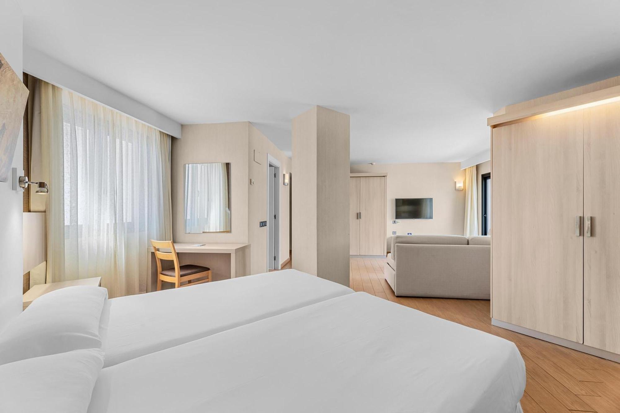 Thb Lanzarote Beach Коста Тегисе Екстериор снимка