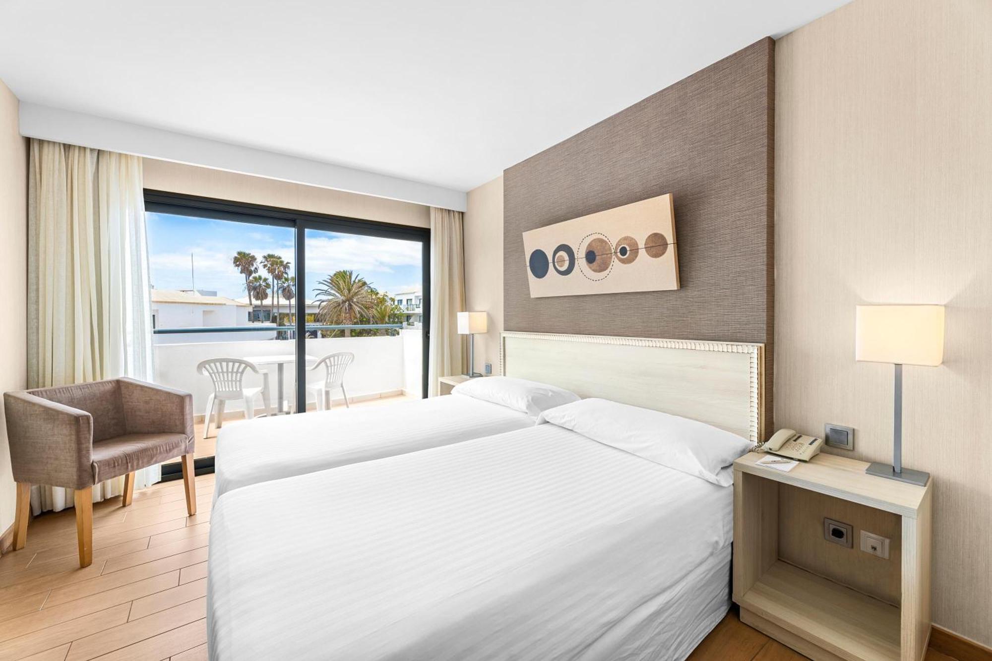 Thb Lanzarote Beach Коста Тегисе Екстериор снимка