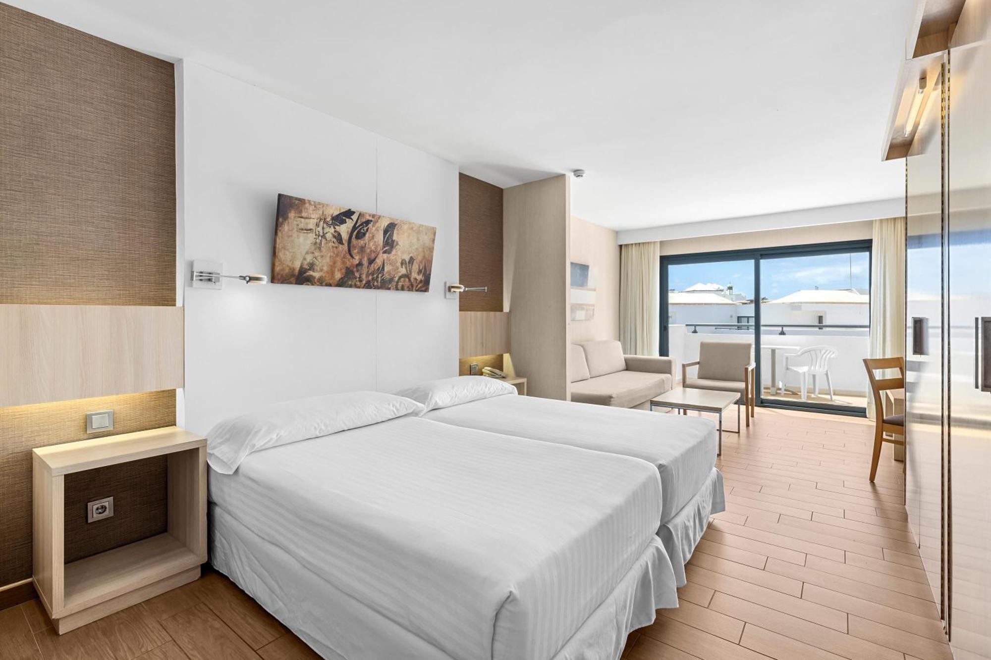 Thb Lanzarote Beach Коста Тегисе Екстериор снимка